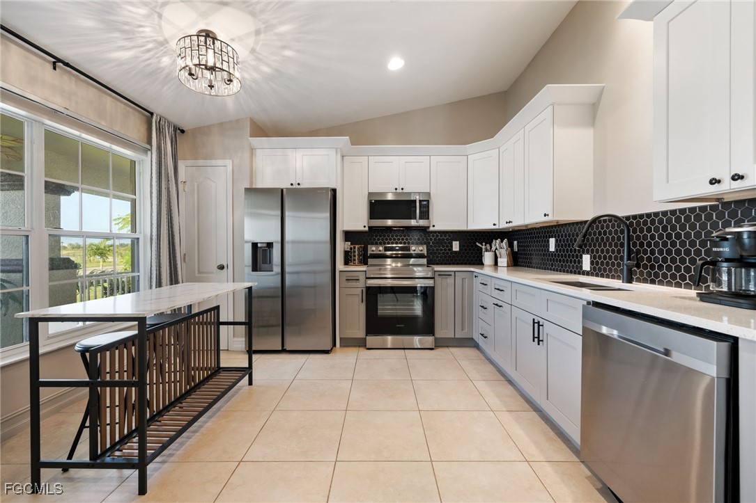 1123 Tropicana PKWY W