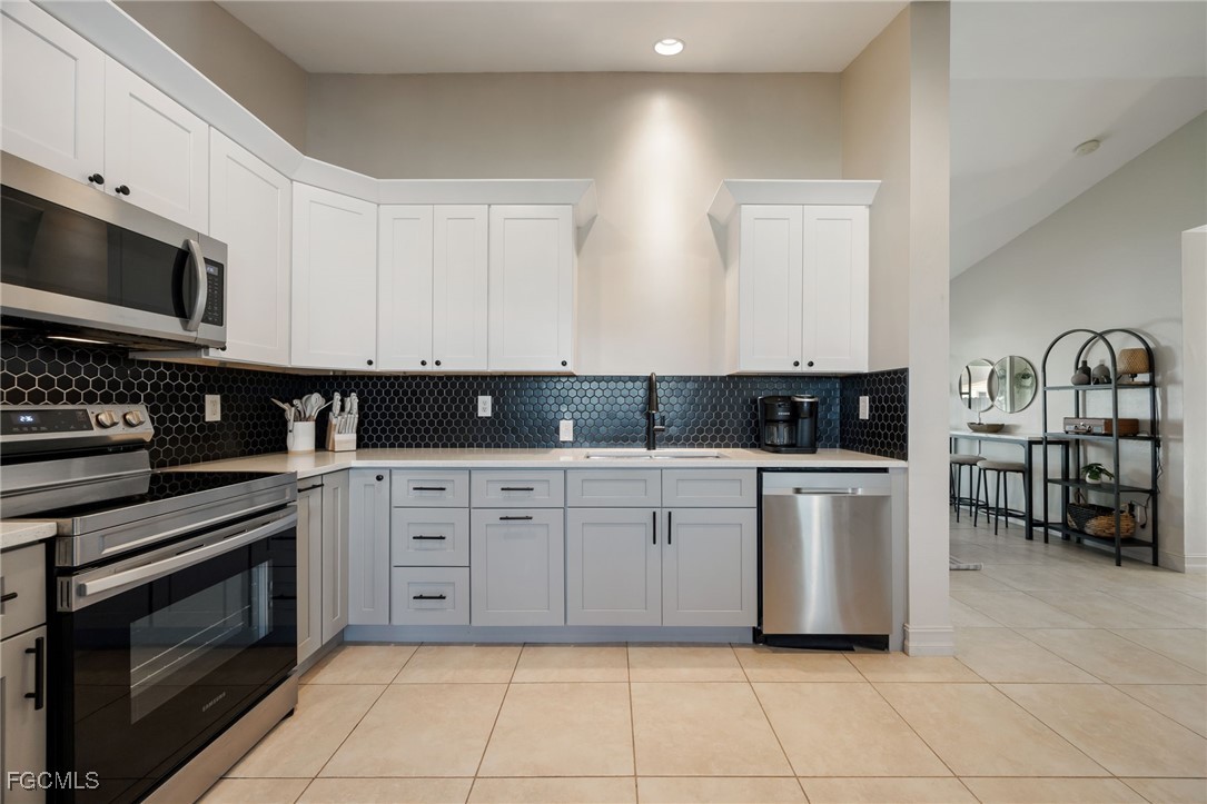 1123 Tropicana PKWY W