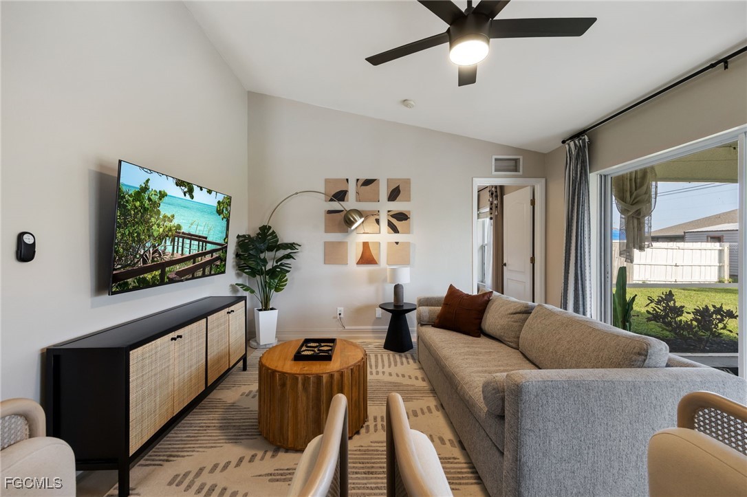 1123 Tropicana PKWY W