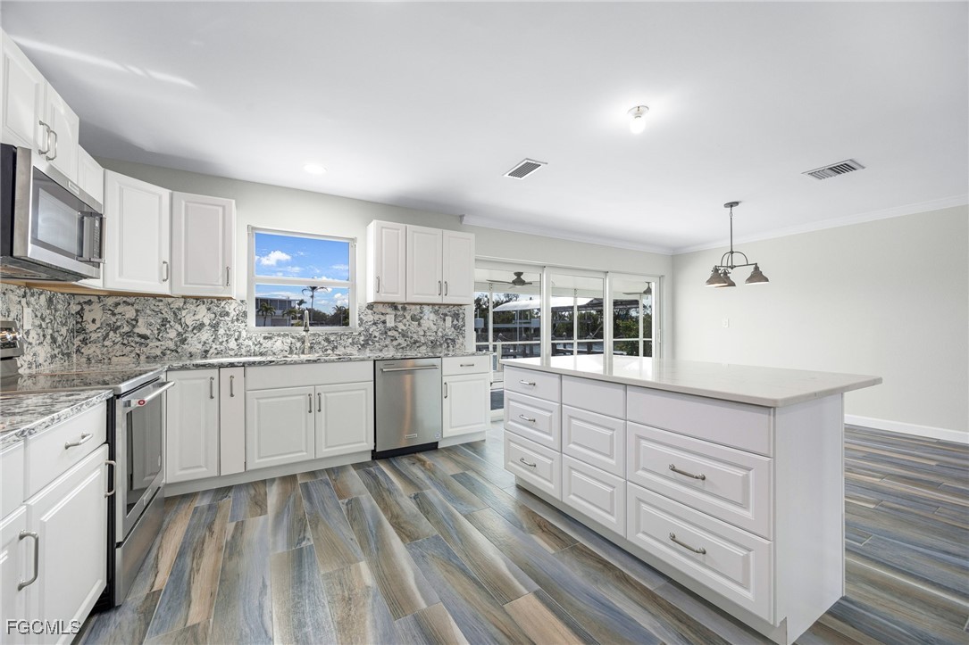 2892 Sanibel BLVD