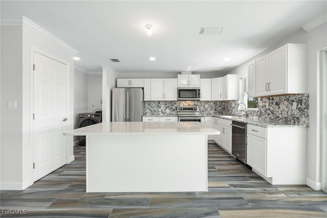 2892 Sanibel BLVD
