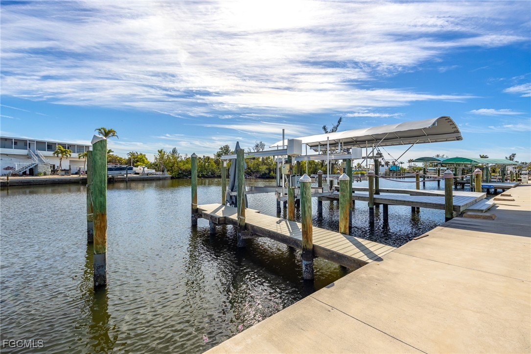 2892 Sanibel BLVD