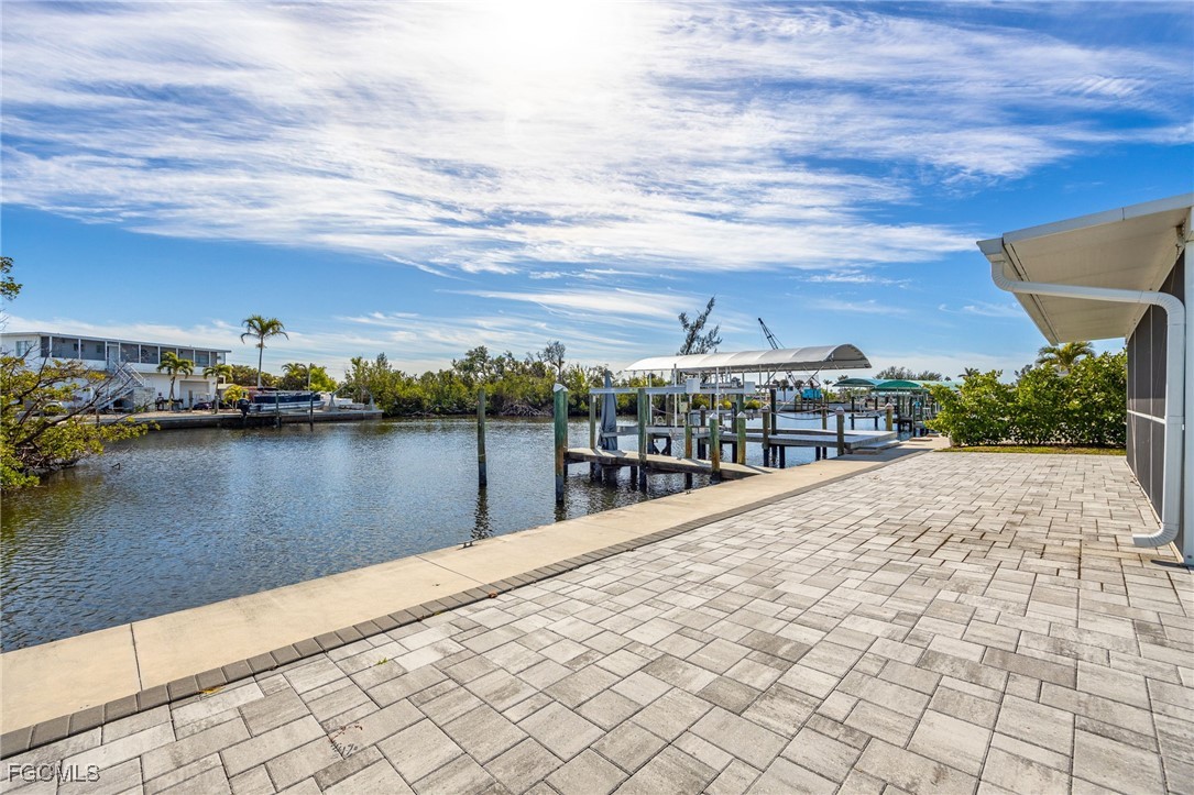 2892 Sanibel BLVD