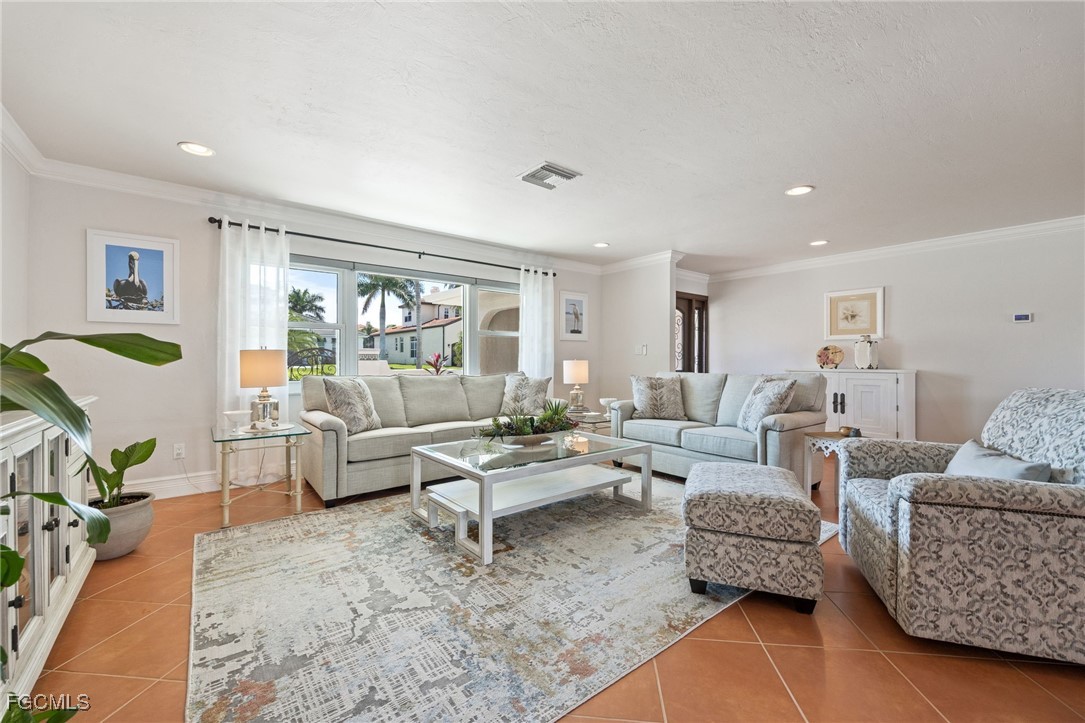 119 SW 52nd TER