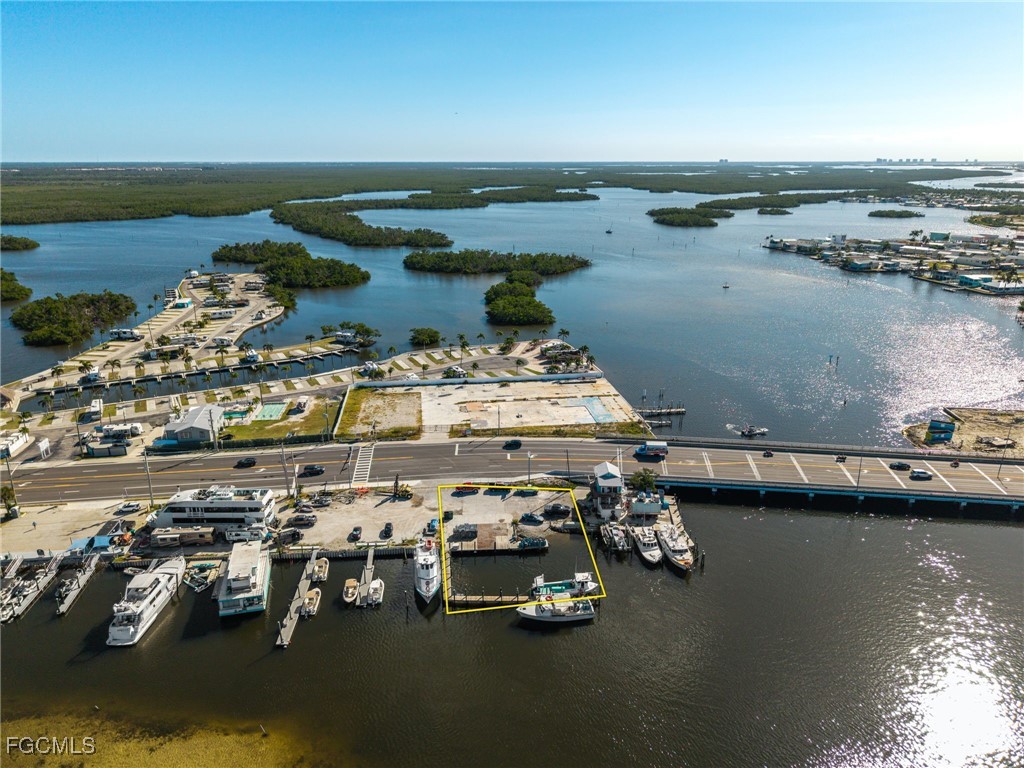 18850 San Carlos BLVD