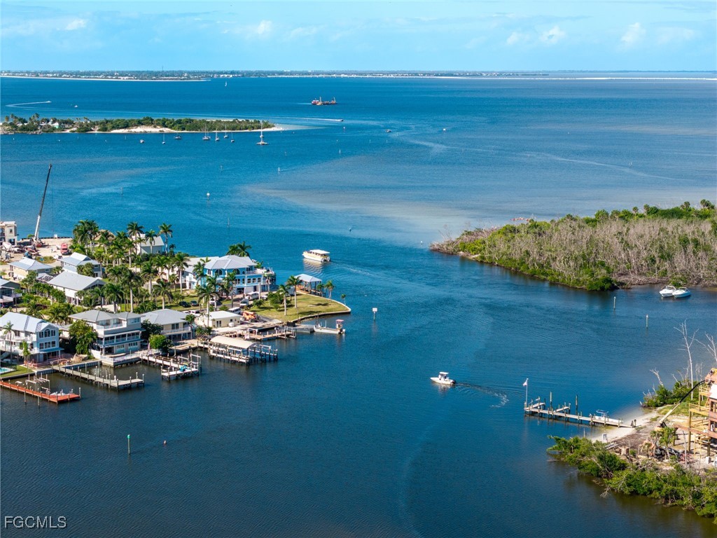 18850 San Carlos BLVD