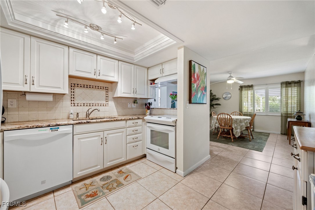 4904 Vincennes ST 103