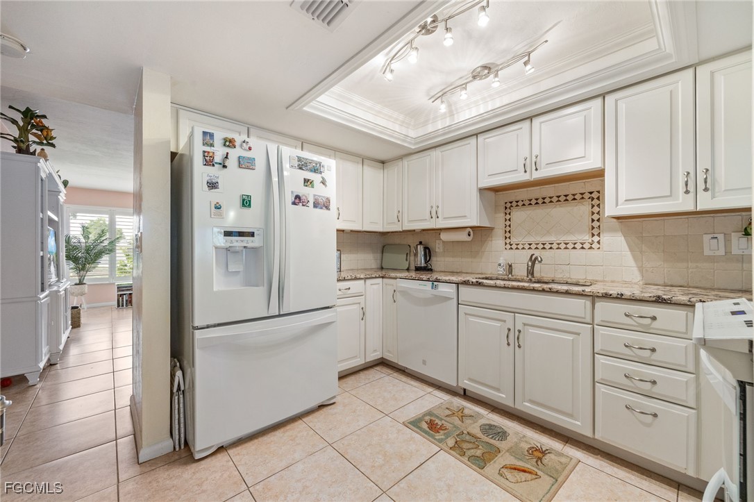 4904 Vincennes ST 103