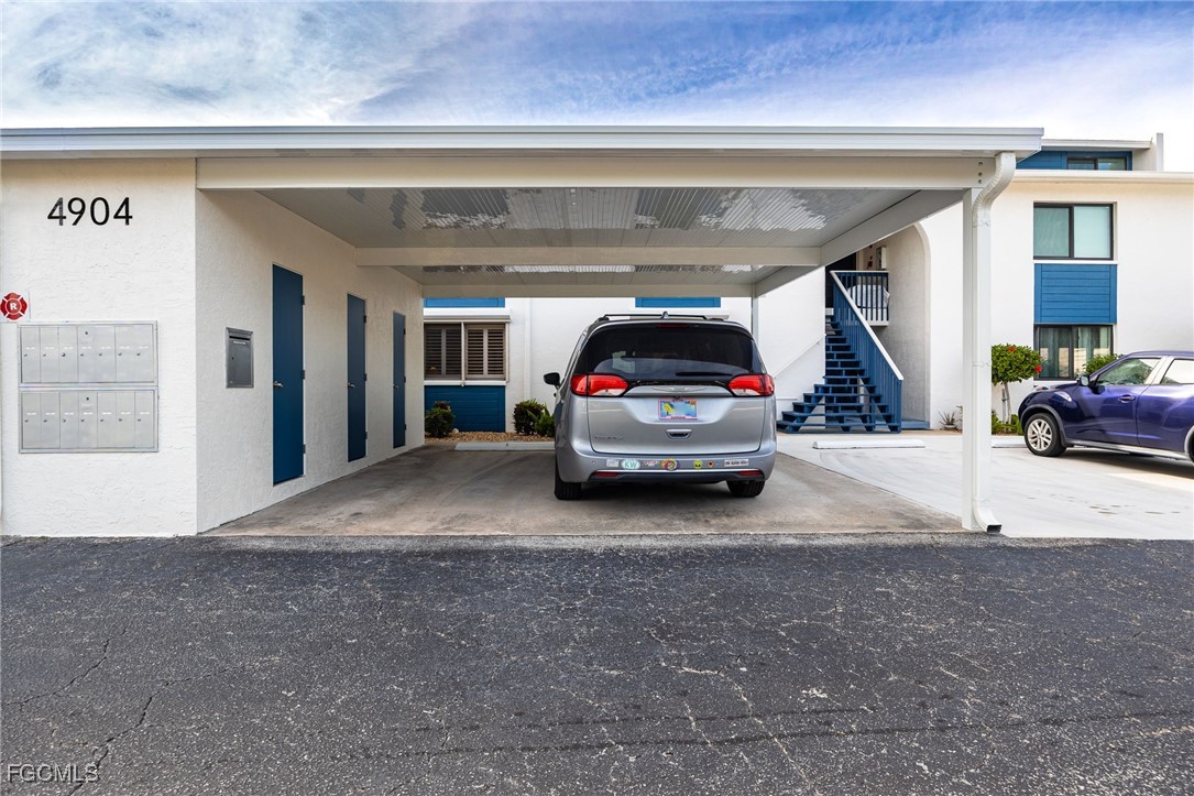 4904 Vincennes ST 103