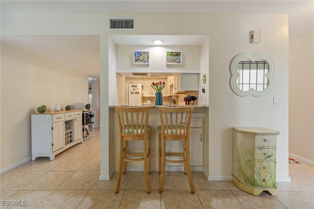 4904 Vincennes ST 103