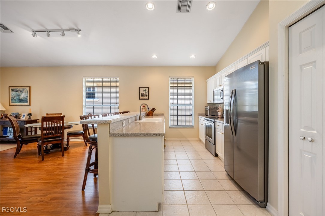 12206 Siesta DR