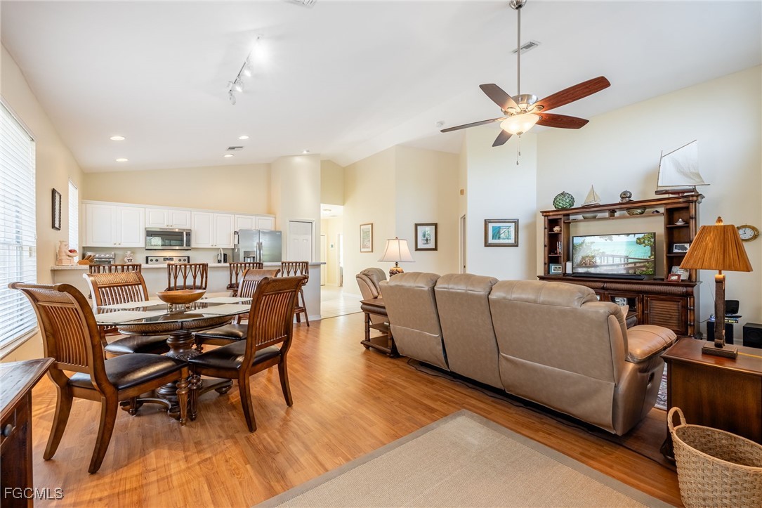 12206 Siesta DR