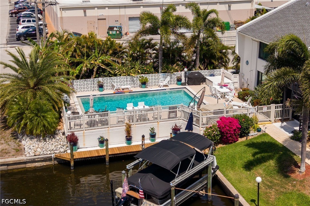 4904 Vincennes ST 204