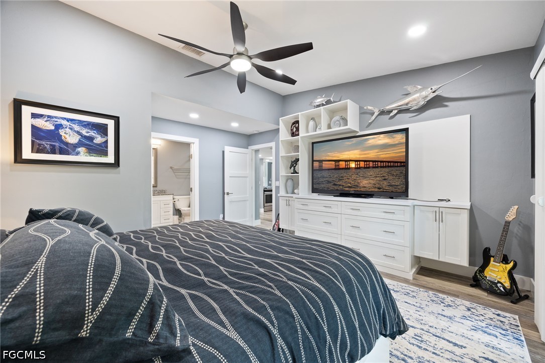 4904 Vincennes ST 204