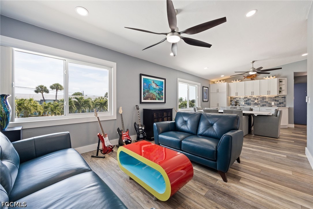 4904 Vincennes ST 204