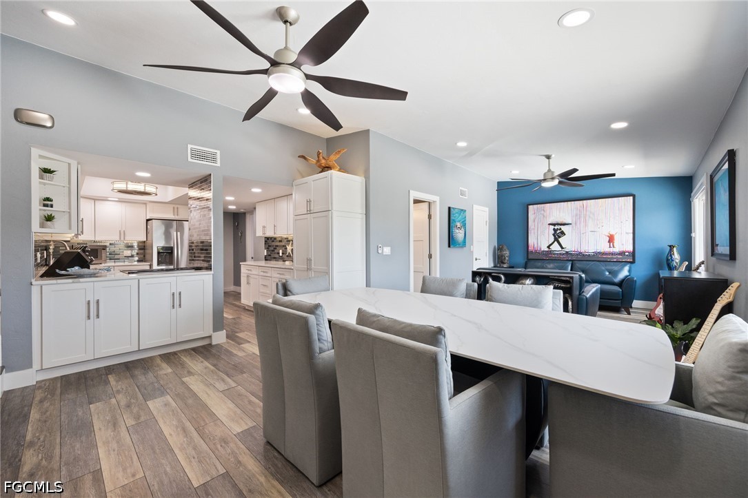 4904 Vincennes ST 204