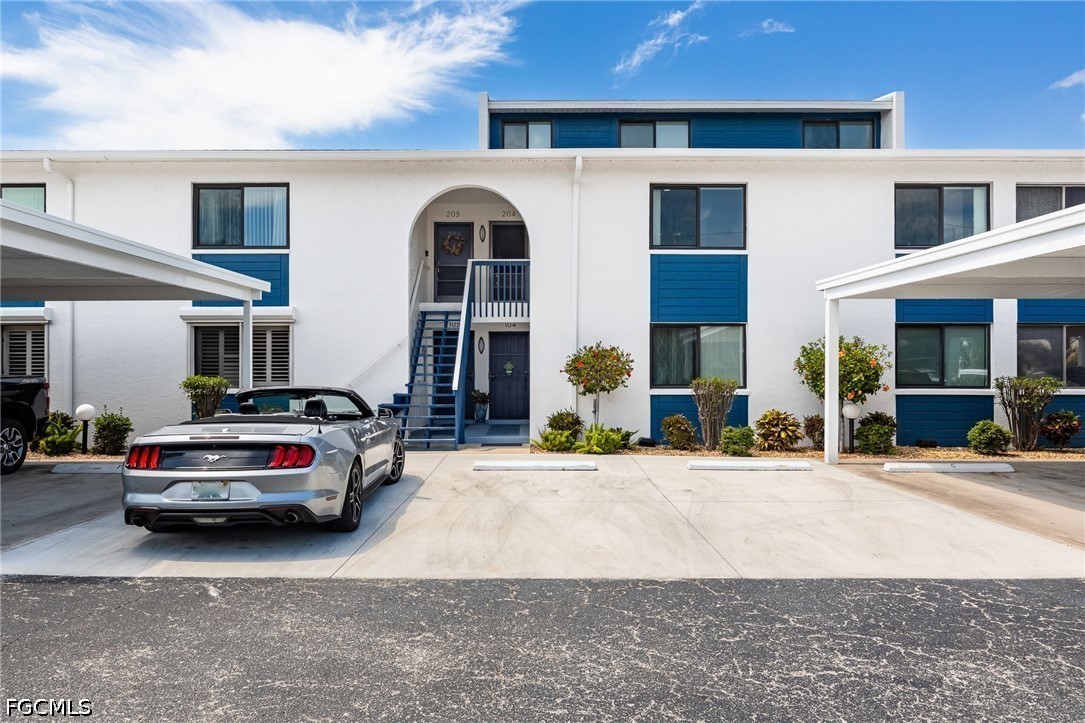 4904 Vincennes ST 204