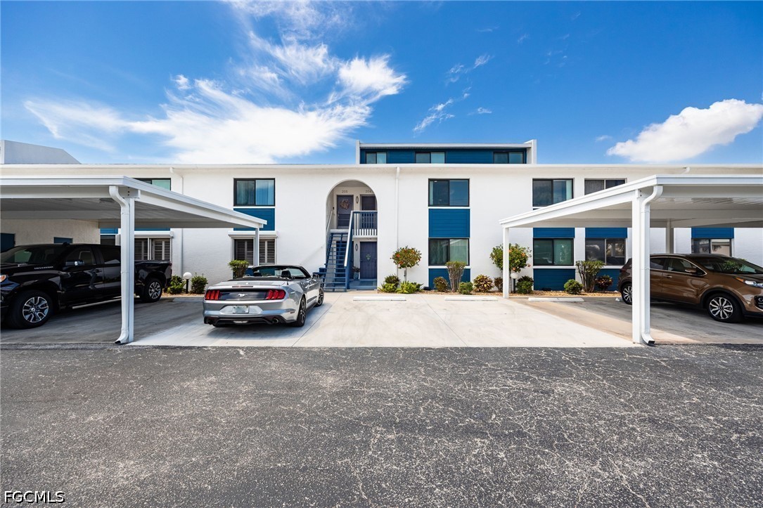 4904 Vincennes ST 204