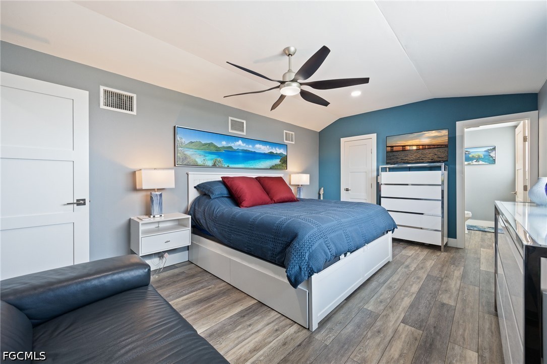 4904 Vincennes ST 204