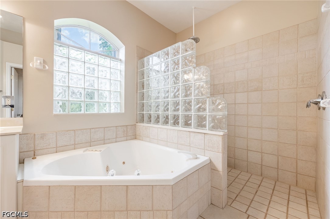 3437 NW 18th TER