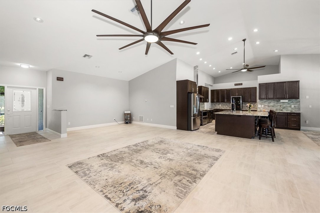 15985 Briarcliff LN