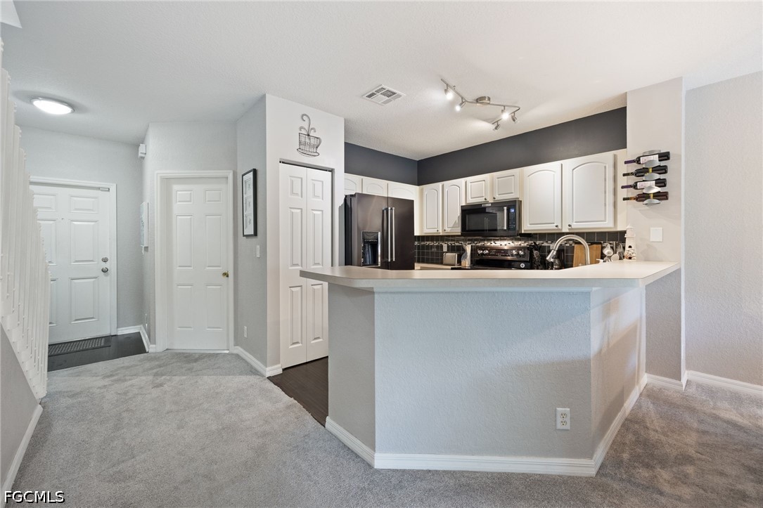 10083 Poppy Hill DR