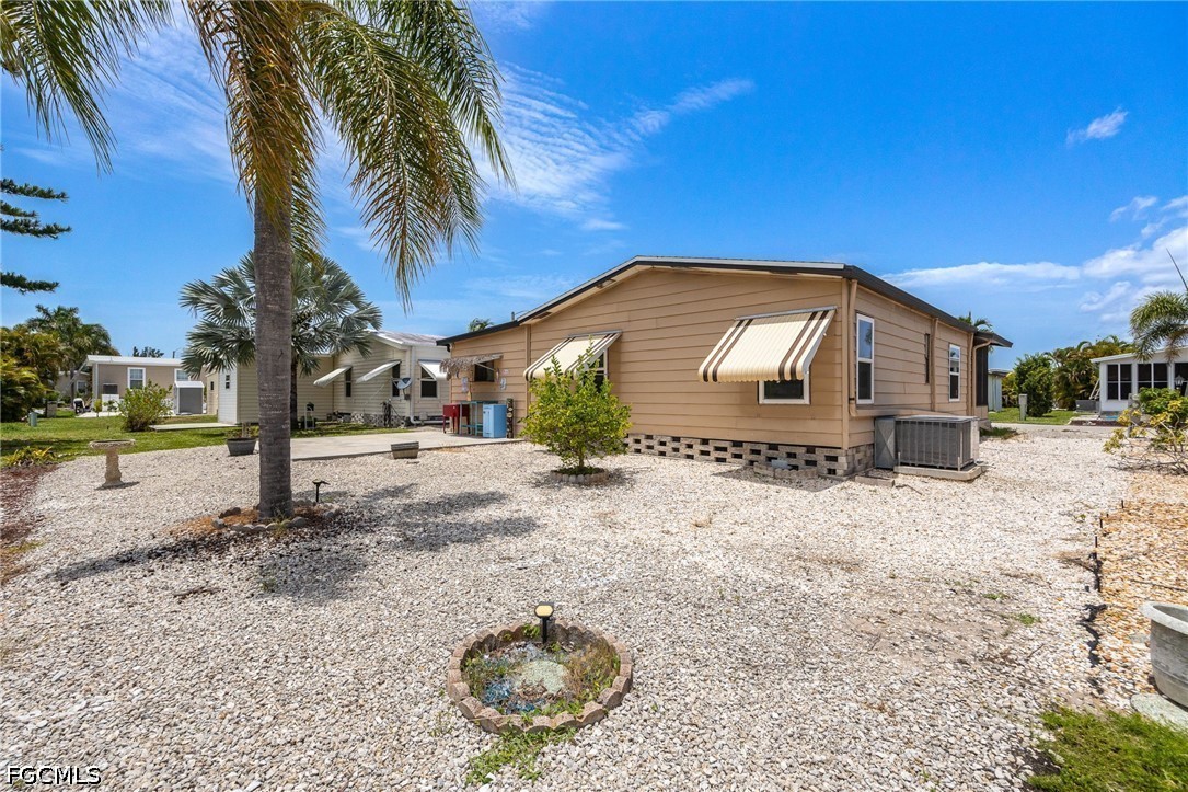 4931 Needle Fish LN