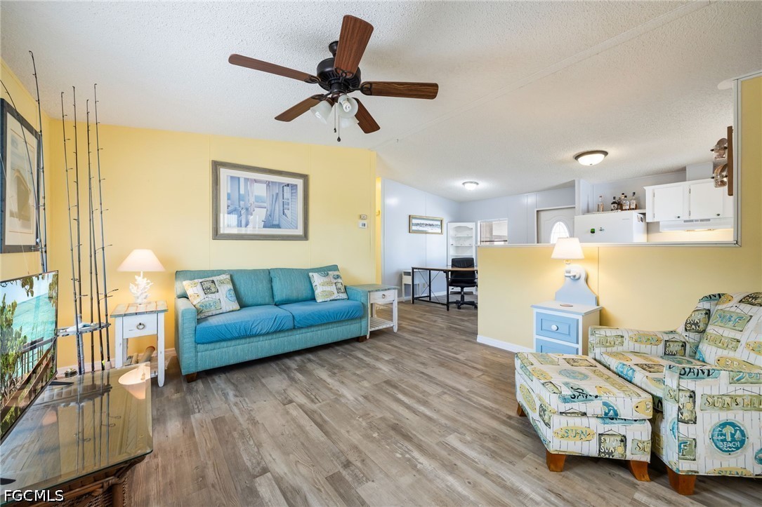 4931 Needle Fish LN