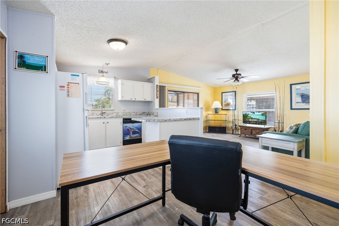 4931 Needle Fish LN