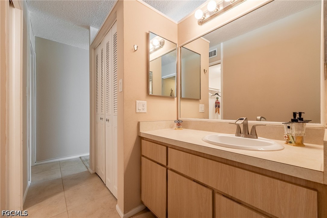 5959 Winkler RD 218