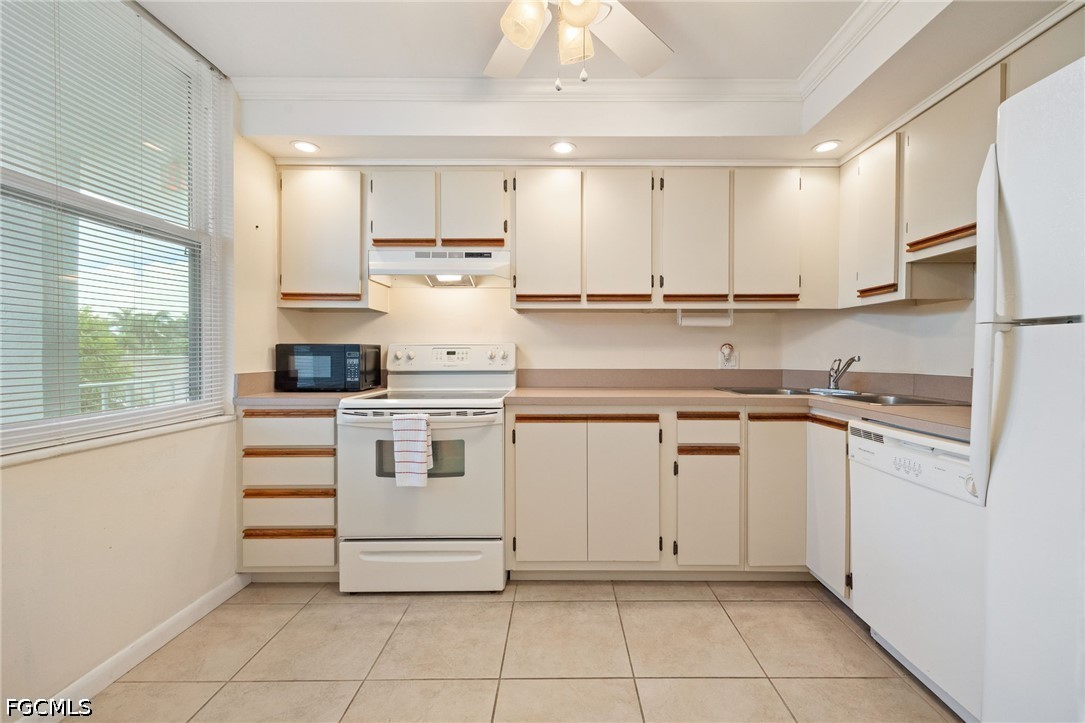 5959 Winkler RD 218