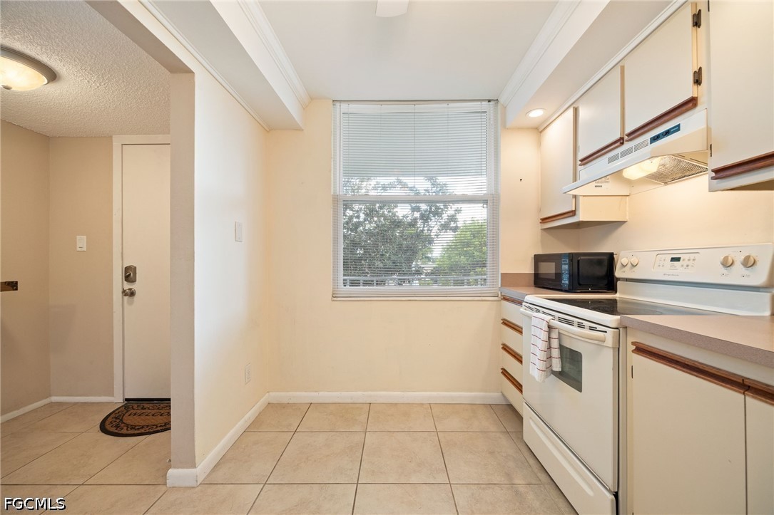 5959 Winkler RD 218