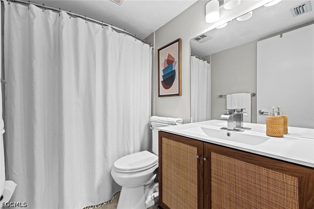 2711 First ST 304