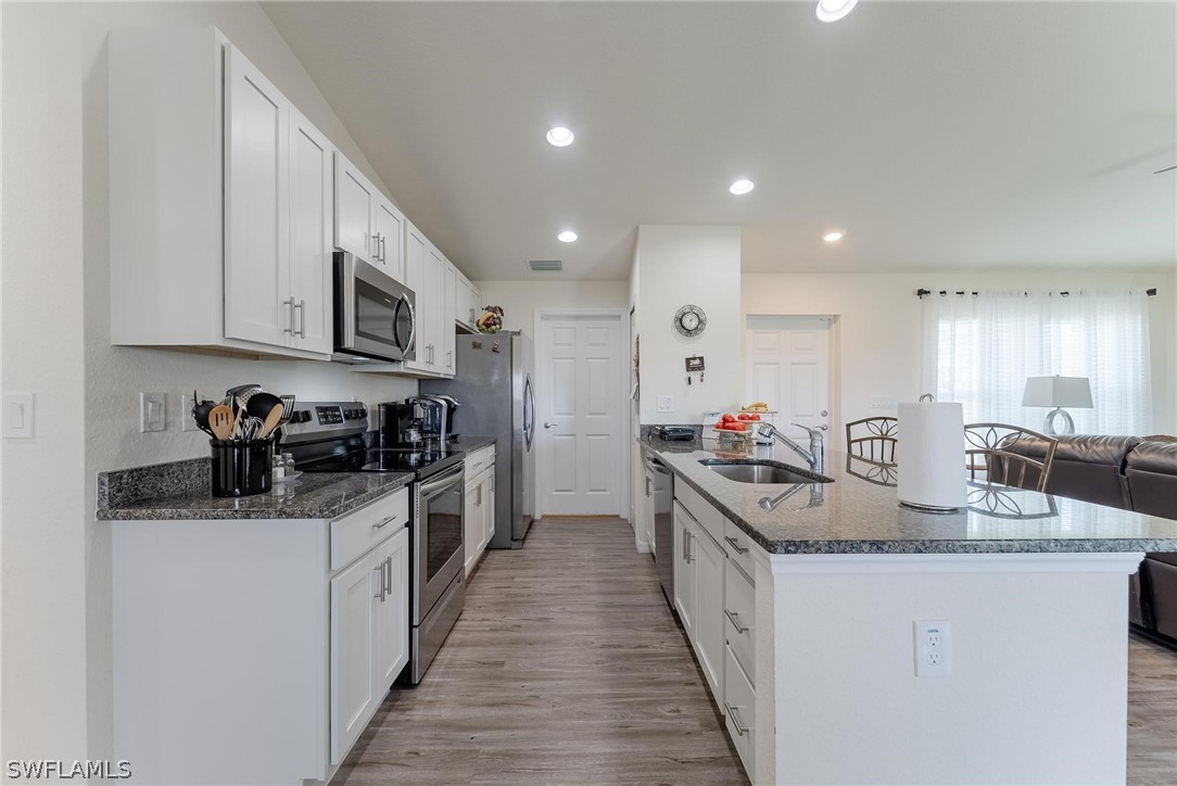 8043 Salem CIR