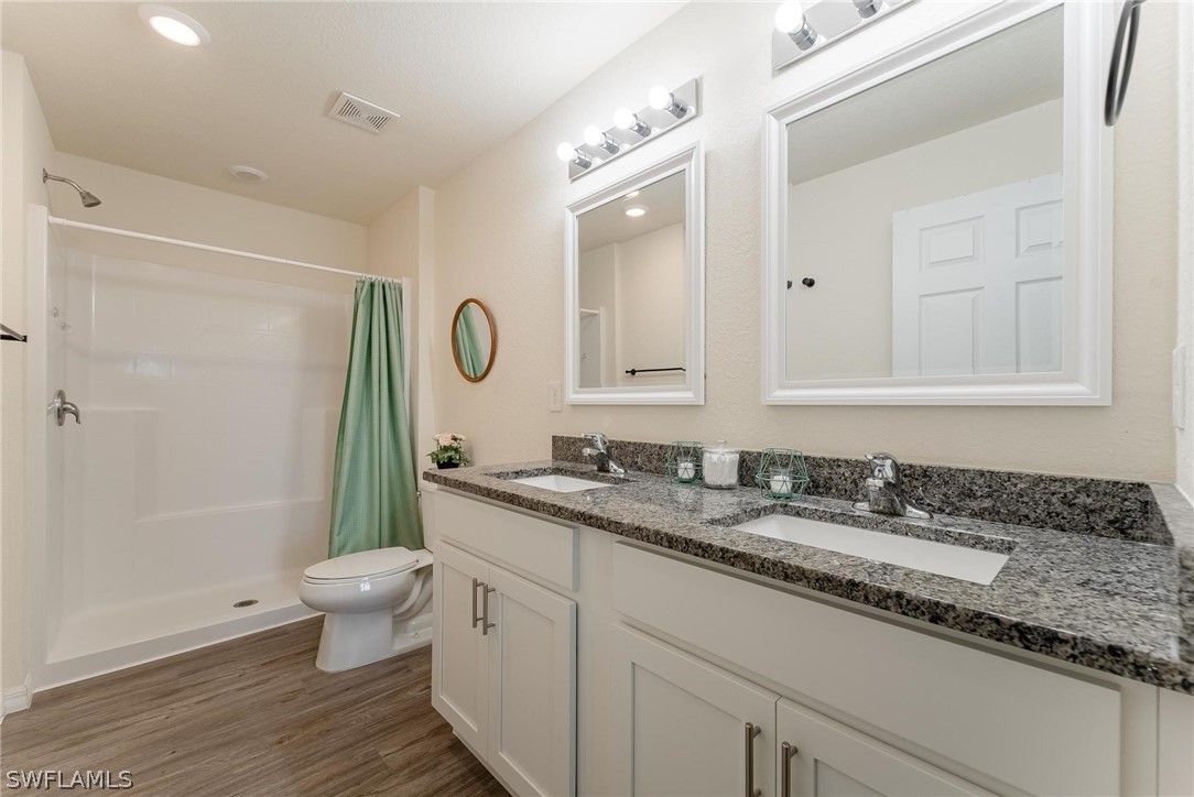 8043 Salem CIR
