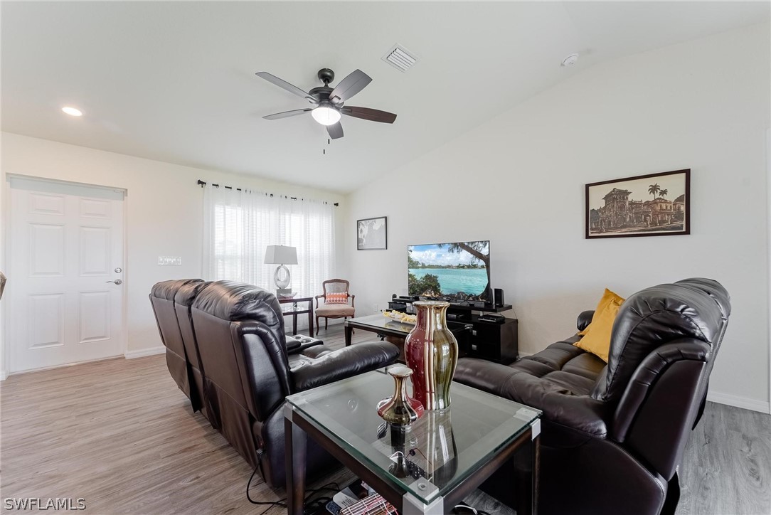 8043 Salem CIR