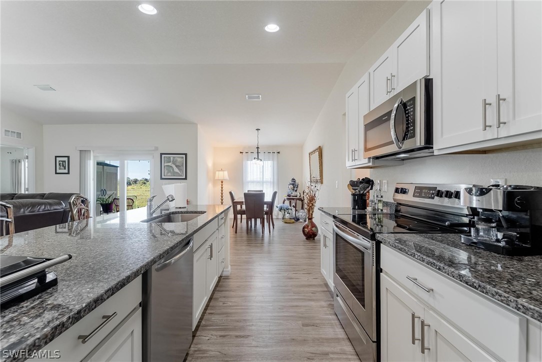 8043 Salem CIR