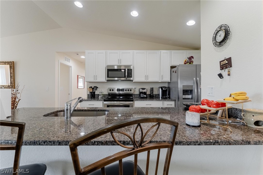 8043 Salem CIR