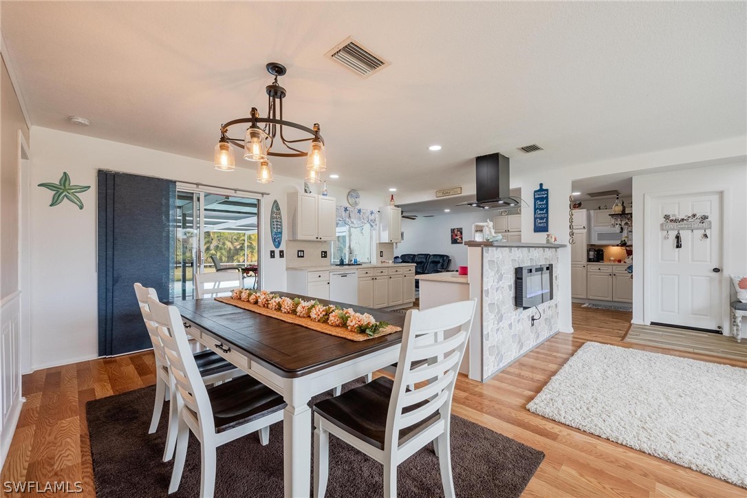 1513 Cambridge LN
