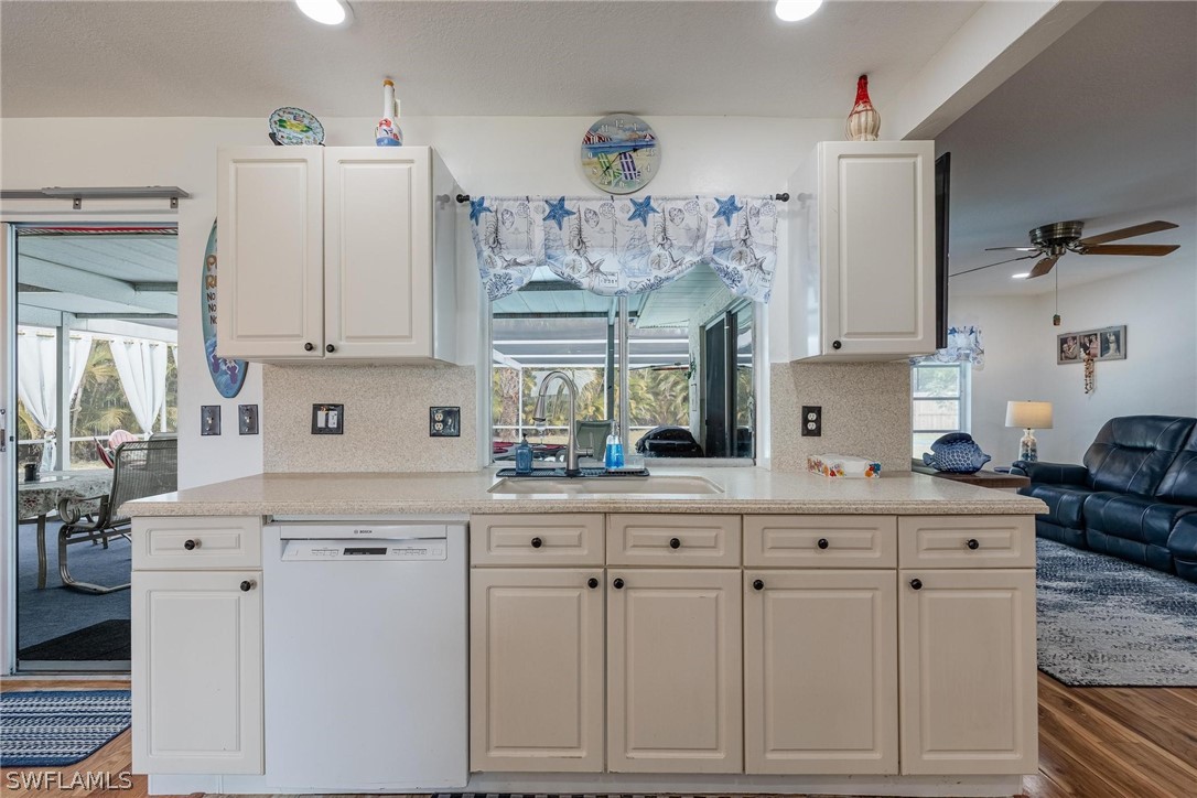 1513 Cambridge LN
