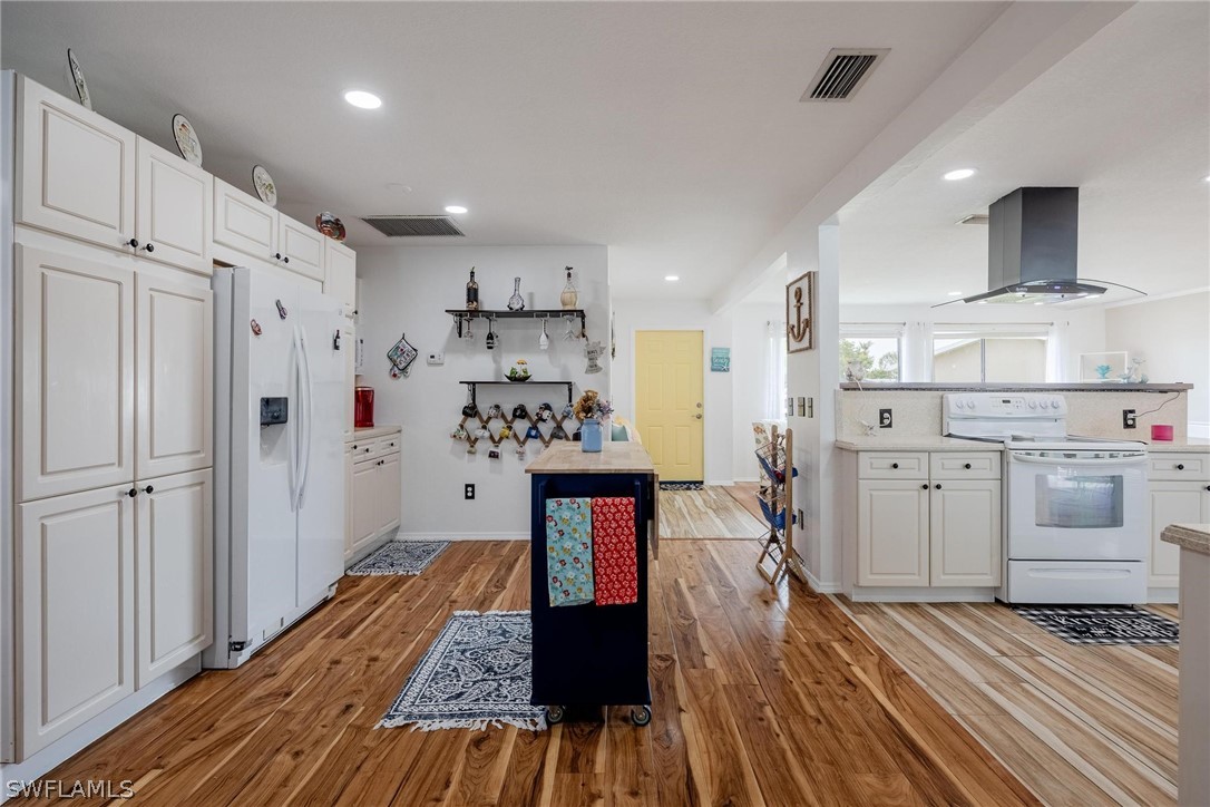 1513 Cambridge LN
