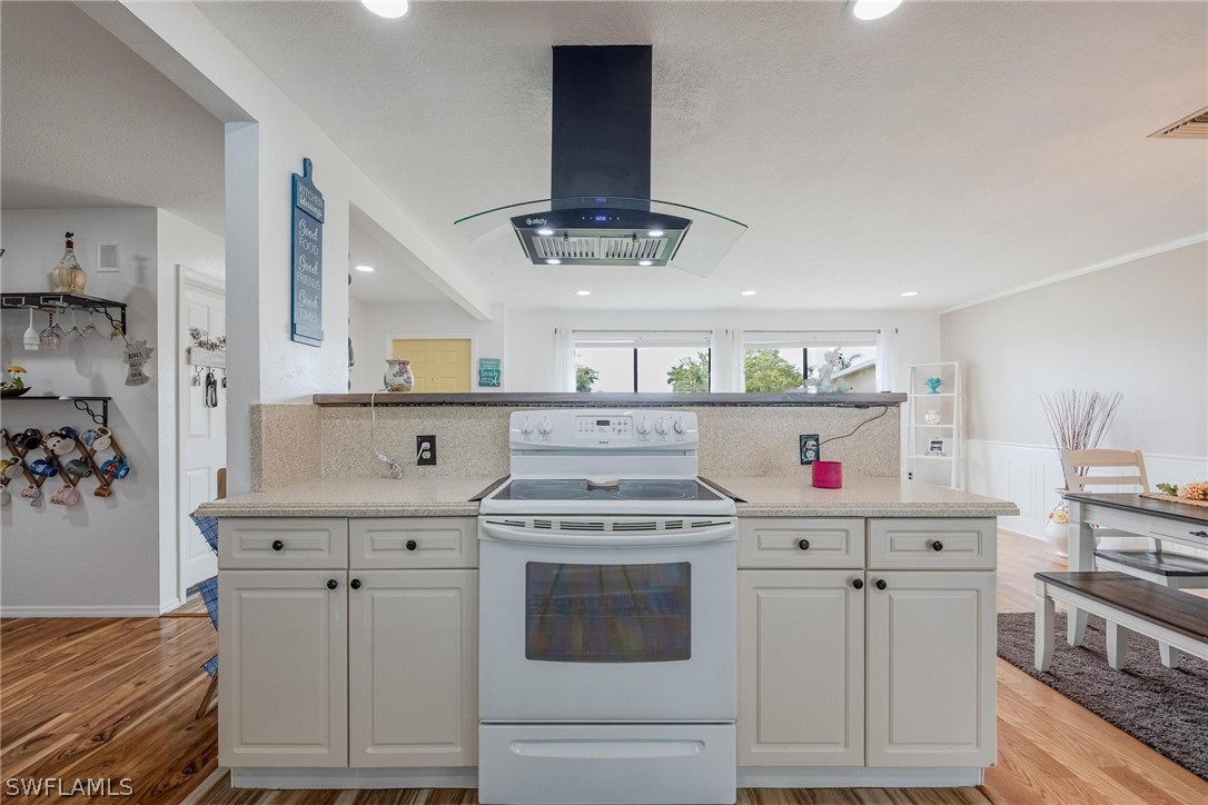 1513 Cambridge LN