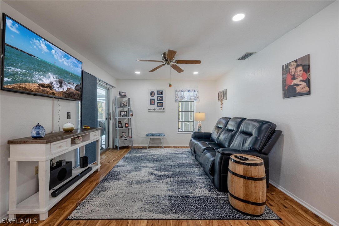 1513 Cambridge LN