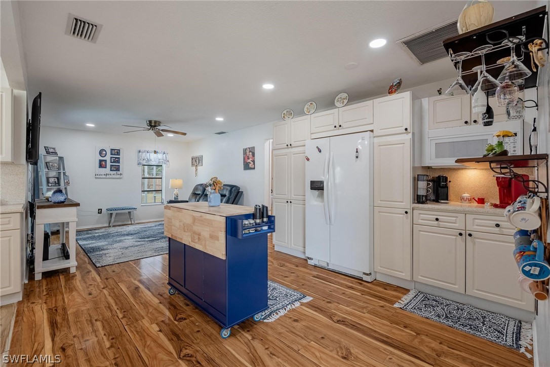 1513 Cambridge LN