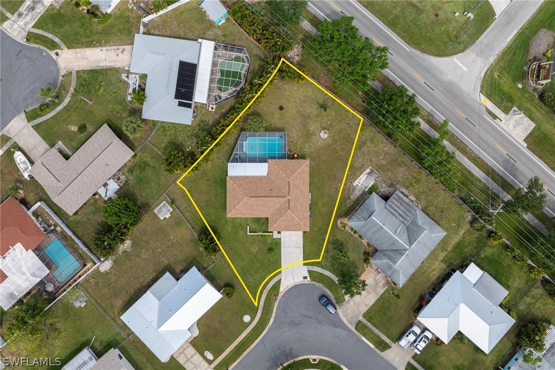 1513 Cambridge LN