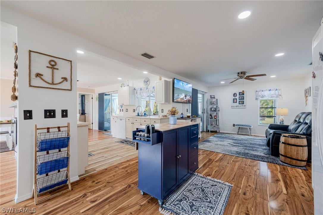 1513 Cambridge LN