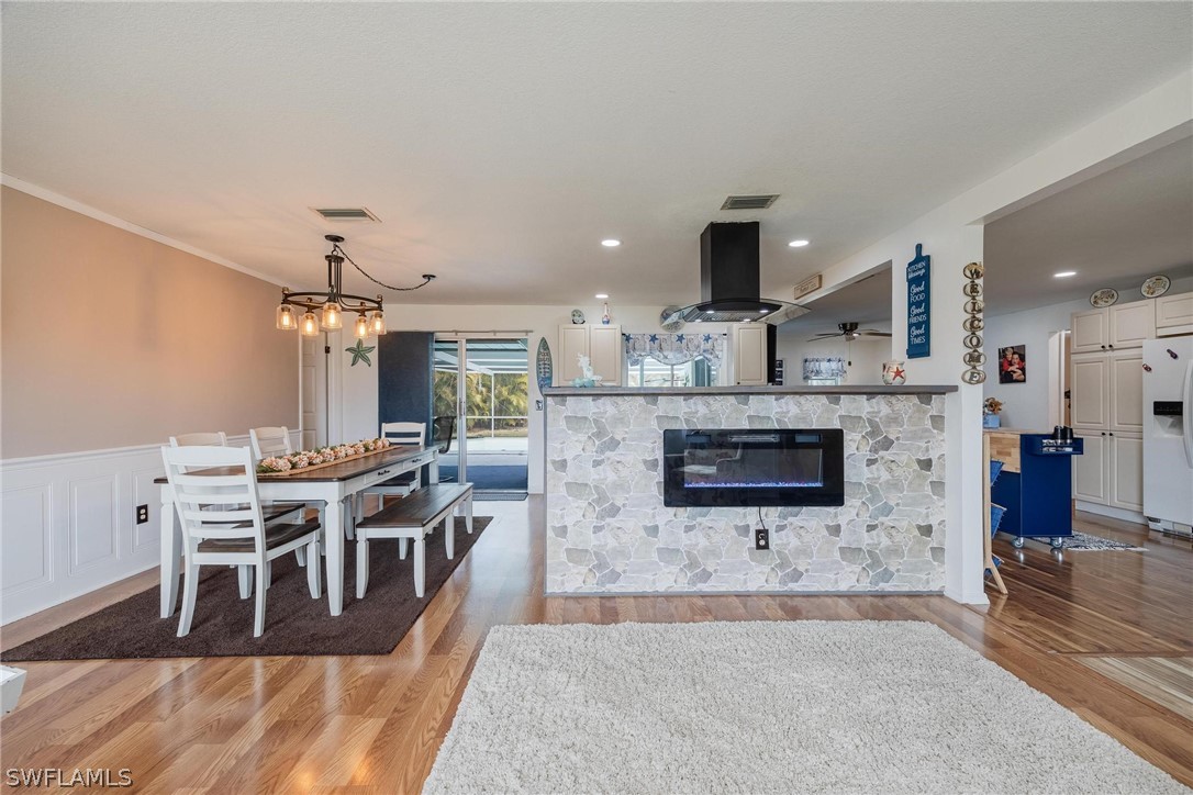 1513 Cambridge LN
