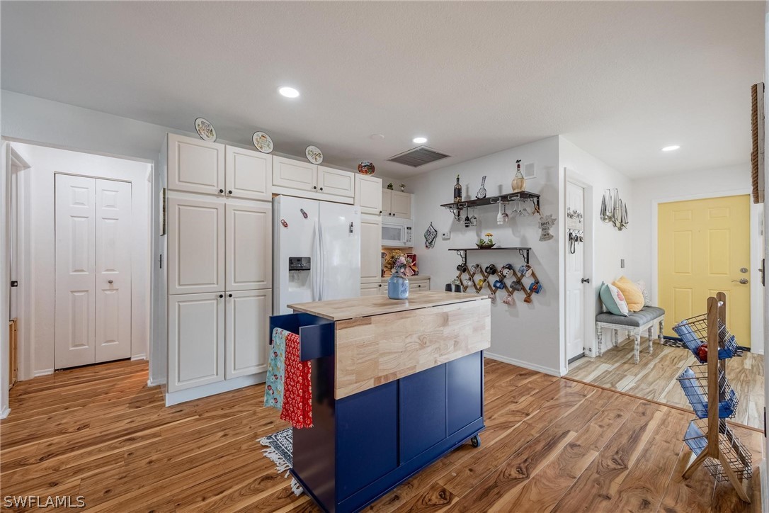 1513 Cambridge LN