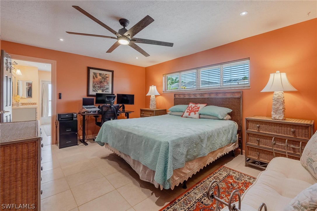 4929 Triton CT W