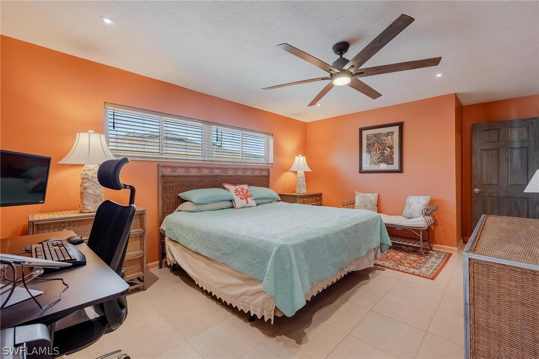 4929 Triton CT W